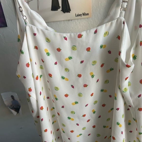 socialite white fruit tank top - Picture 4 of 5